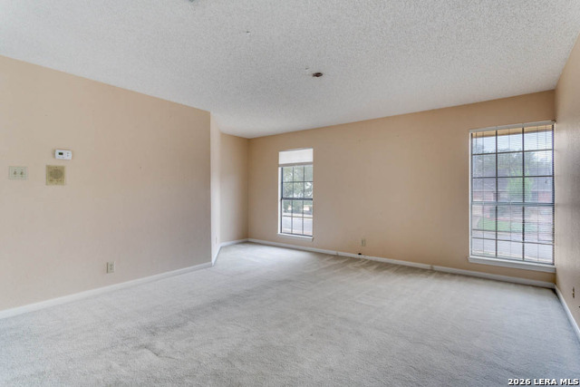 Image 21 of 34 For 3915 Creek Point