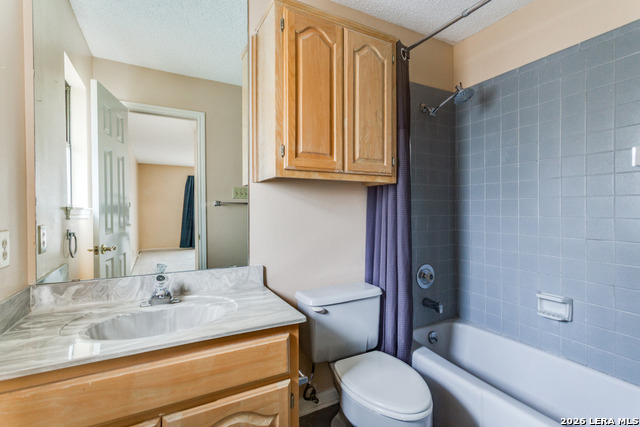 Image 26 of 34 For 3915 Creek Point