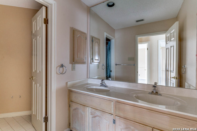 Image 29 of 34 For 3915 Creek Point