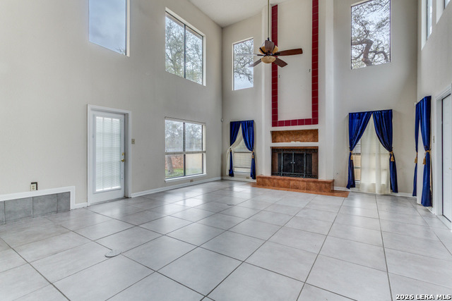 Image 4 of 34 For 3915 Creek Point