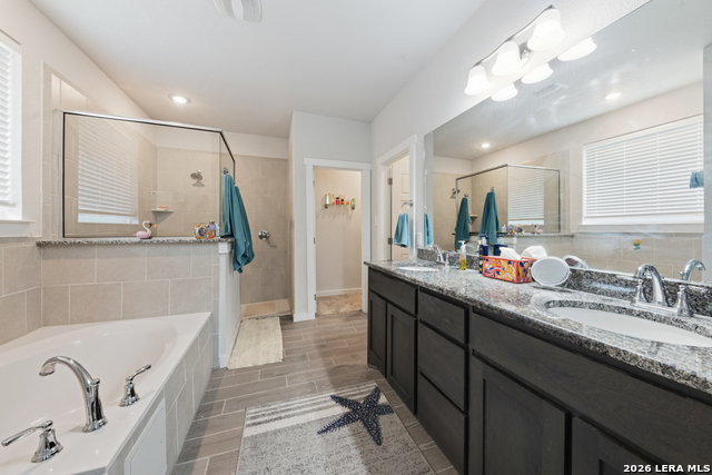 Image 18 of 33 For 825 Pader  