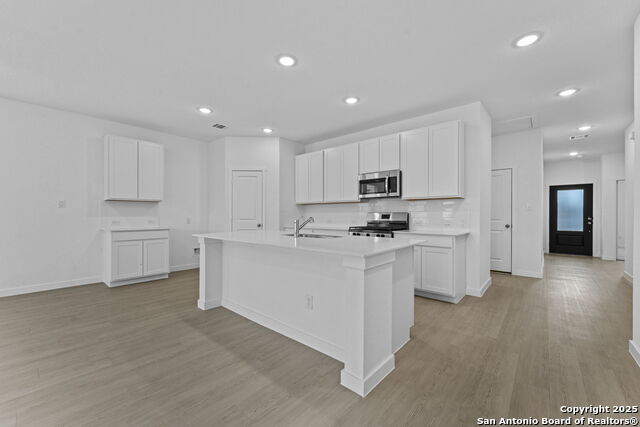 Image 11 of 21 For 473 Wolf Crest Blvd