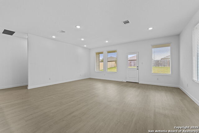 Image 13 of 21 For 473 Wolf Crest Blvd