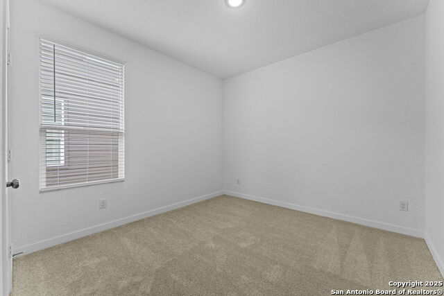 Image 3 of 21 For 473 Wolf Crest Blvd