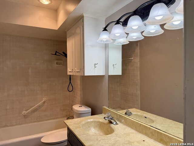 Image 11 of 17 For 170 De Chantle  107