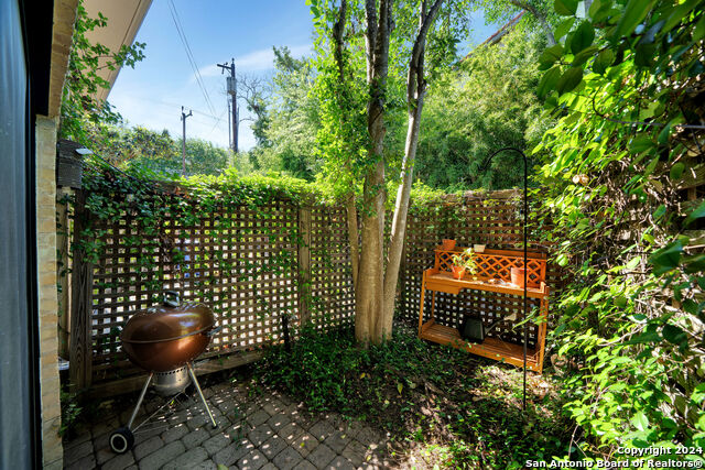 Image 22 of 38 For 138 Chichester