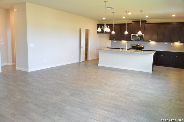 Image 7 of 20 For 741 Farmers Dell