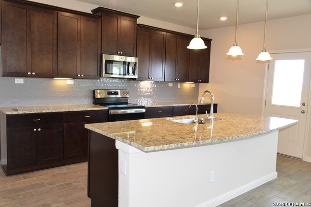 Image 9 of 20 For 741 Farmers Dell