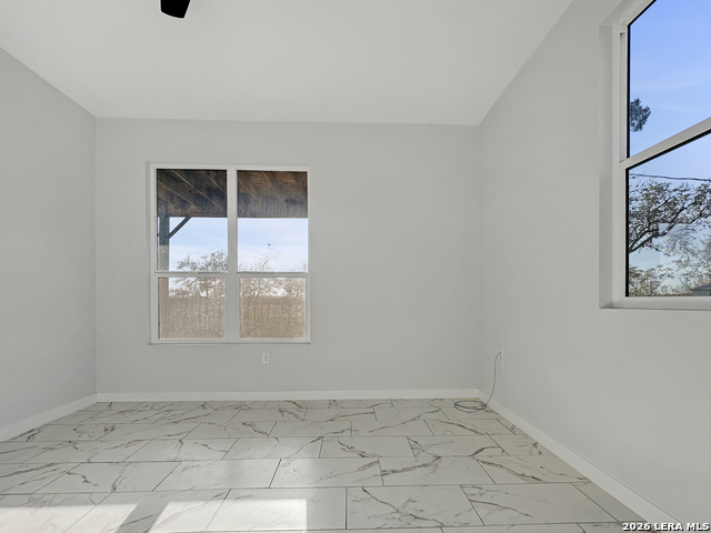 Image 14 of 24 For 2292 Waterfront Park