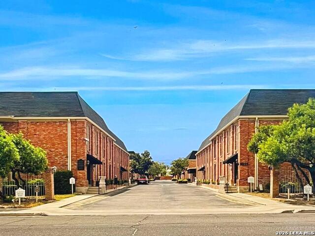 Image 2 of 4 For 8033 N New Braunfels  100d