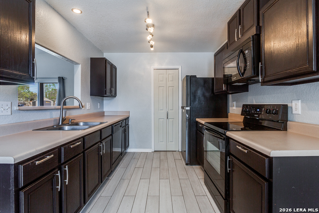 Image 9 of 25 For 9103 Tezel Landing