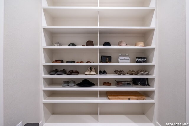 Image 39 of 53 For 9843 Midsomer Pl