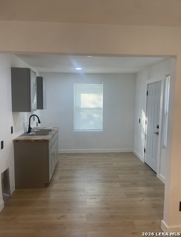 Image 22 of 27 For 3114 Saturn  