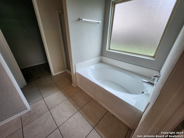 Image 11 of 50 For 6022 Julians