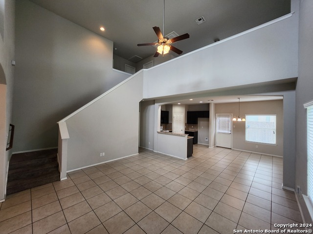 Image 4 of 50 For 6022 Julians