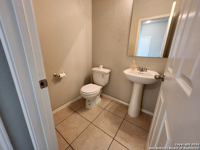 Image 9 of 50 For 6022 Julians