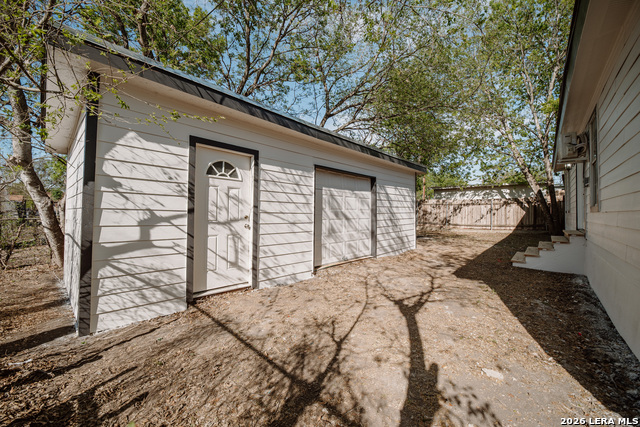 Image 17 of 17 For 115 Huxley Dr