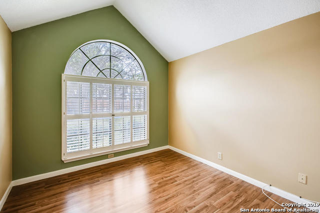 Image 17 of 25 For 8826 Lost Woods