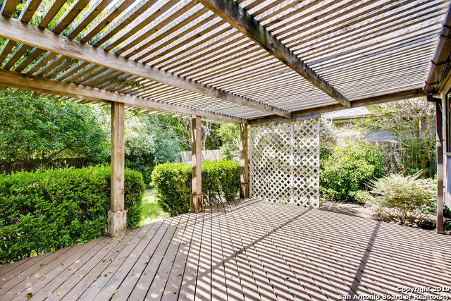 Image 23 of 25 For 8826 Lost Woods