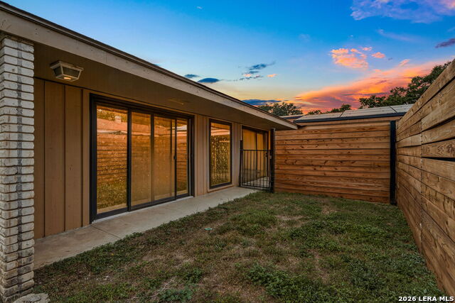 Image 11 of 13 For 8390 Verde N 2