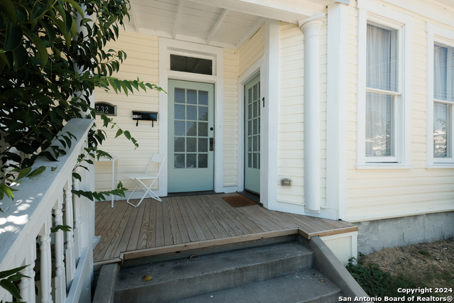 Image 3 of 19 For 732 Lamar St  1