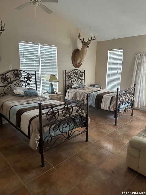 Image 12 of 17 For 844 Laurel  