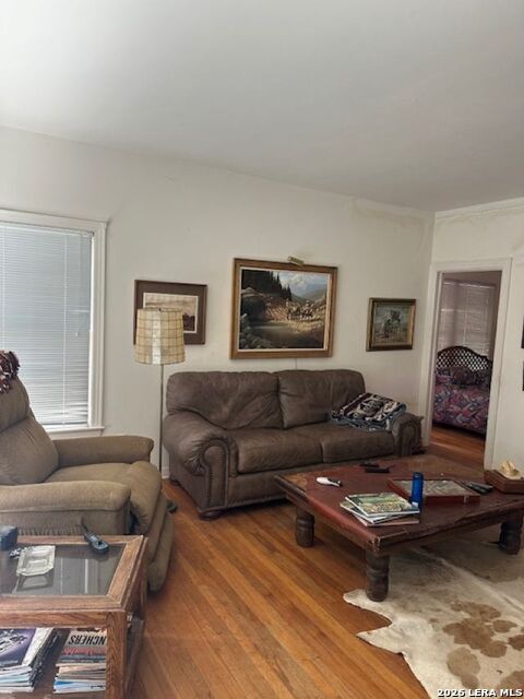 Image 3 of 17 For 844 Laurel  