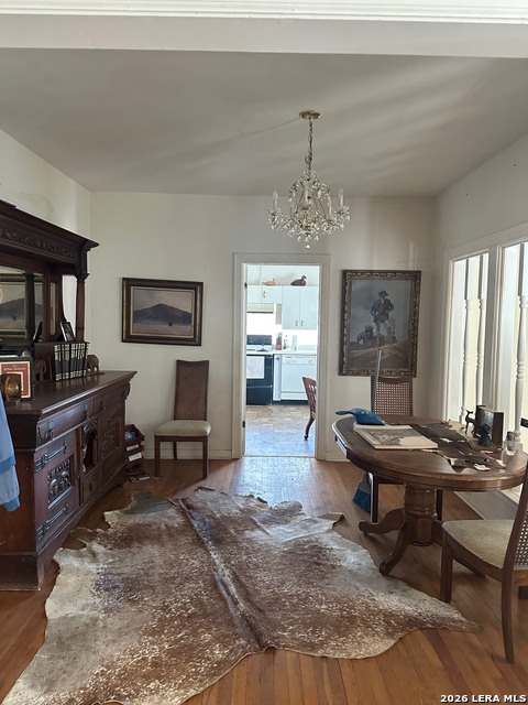 Image 5 of 17 For 844 Laurel  