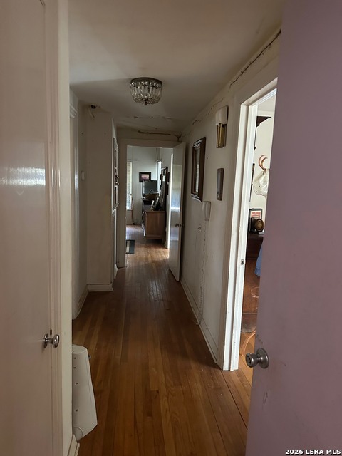 Image 8 of 17 For 844 Laurel  