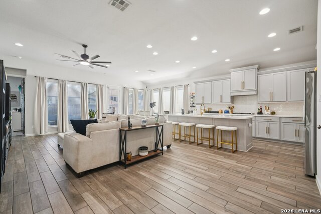 Image 13 of 35 For 14319 Apache Wls