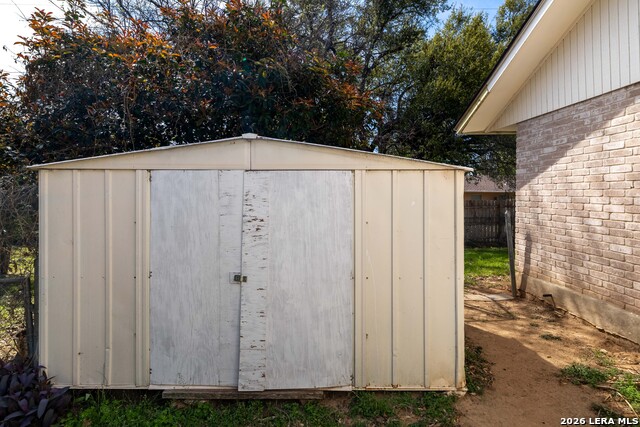 Image 18 of 19 For 309-311 Briarwood