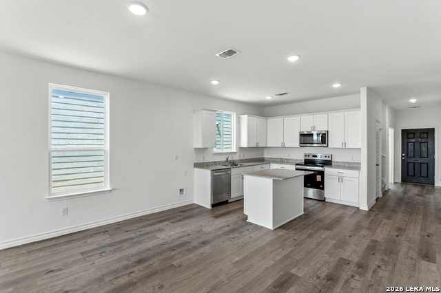 Image 17 of 33 For 8224 Smithers Avenue