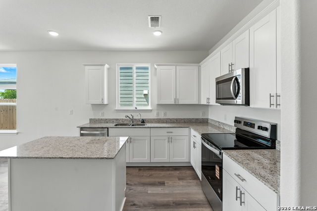 Image 9 of 33 For 8224 Smithers Avenue