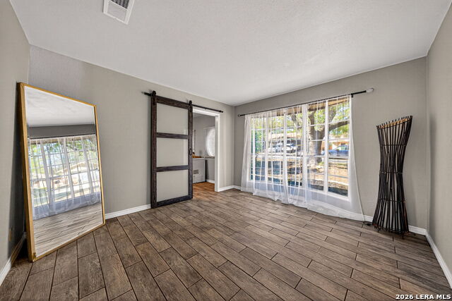 Image 10 of 27 For 4914 Crestwood Dr.