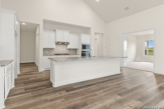 Image 5 of 12 For 649 Legend Park