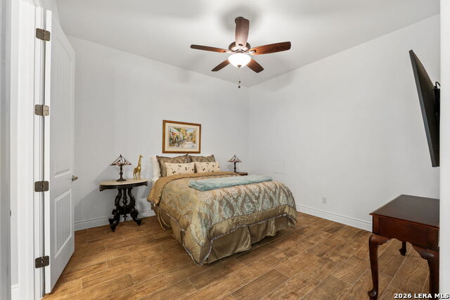 Image 30 of 49 For 956 Jenny Leigh