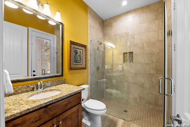 Image 33 of 49 For 956 Jenny Leigh