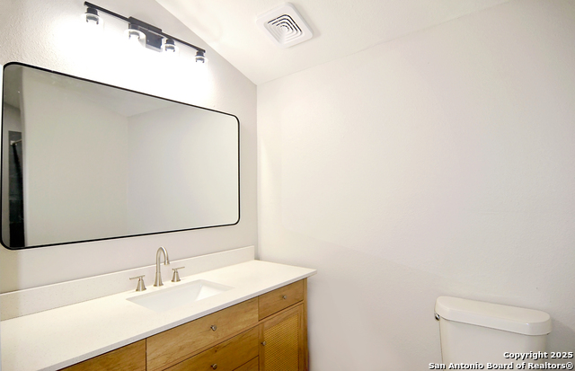 Image 15 of 33 For 806 Adams St. N