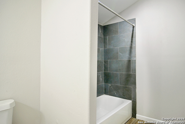 Image 16 of 33 For 806 Adams St. N