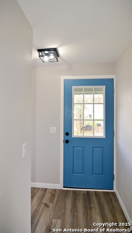 Image 23 of 33 For 806 Adams St. N