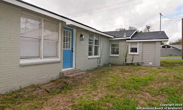 Image 30 of 33 For 806 Adams St. N