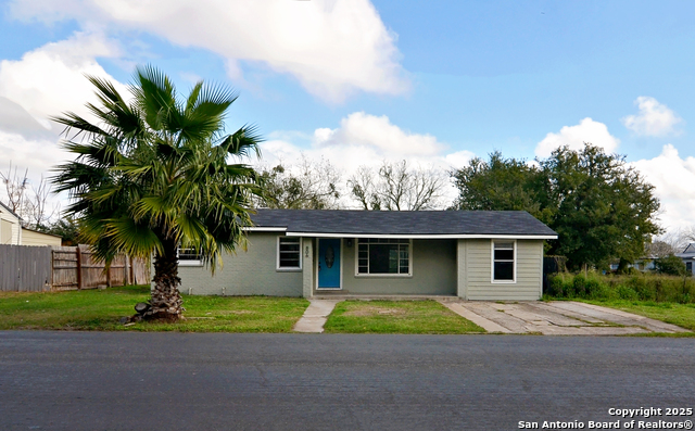 Image 4 of 33 For 806 Adams St. N