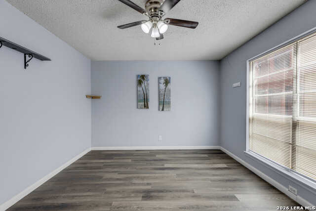 Image 14 of 19 For 3243 Nacogdoches  609