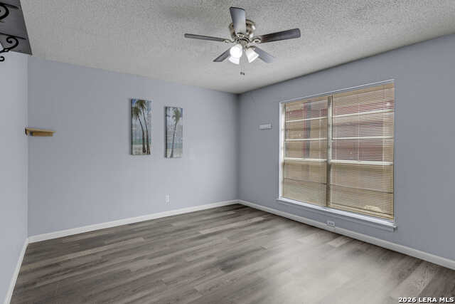 Image 16 of 19 For 3243 Nacogdoches  609