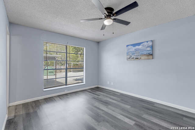 Image 9 of 19 For 3243 Nacogdoches  609