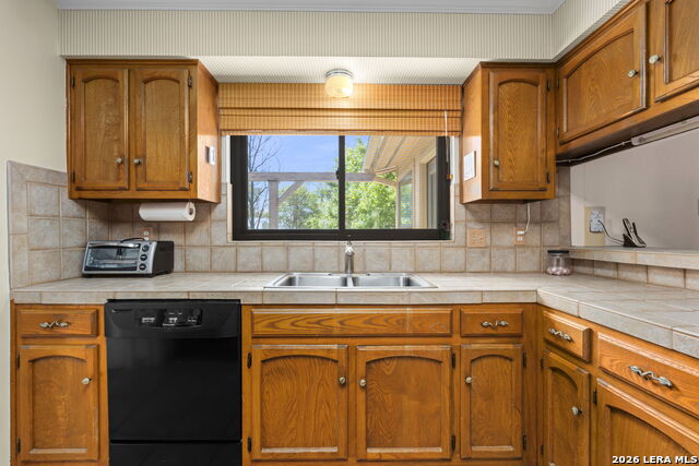 Image 15 of 36 For 2422 Shadow Cliff St