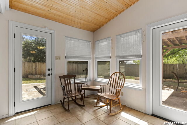 Image 19 of 36 For 2422 Shadow Cliff St