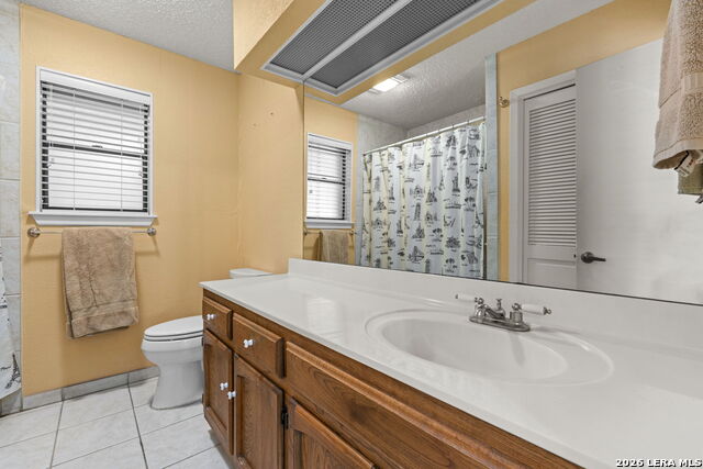 Image 22 of 36 For 2422 Shadow Cliff St