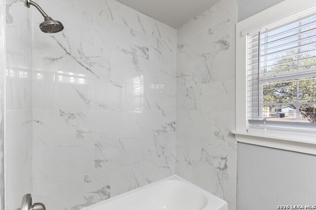 Image 20 of 29 For 602 Craigmont