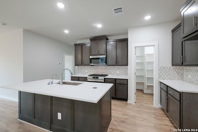 Image 3 of 13 For 6027 Calgary Park